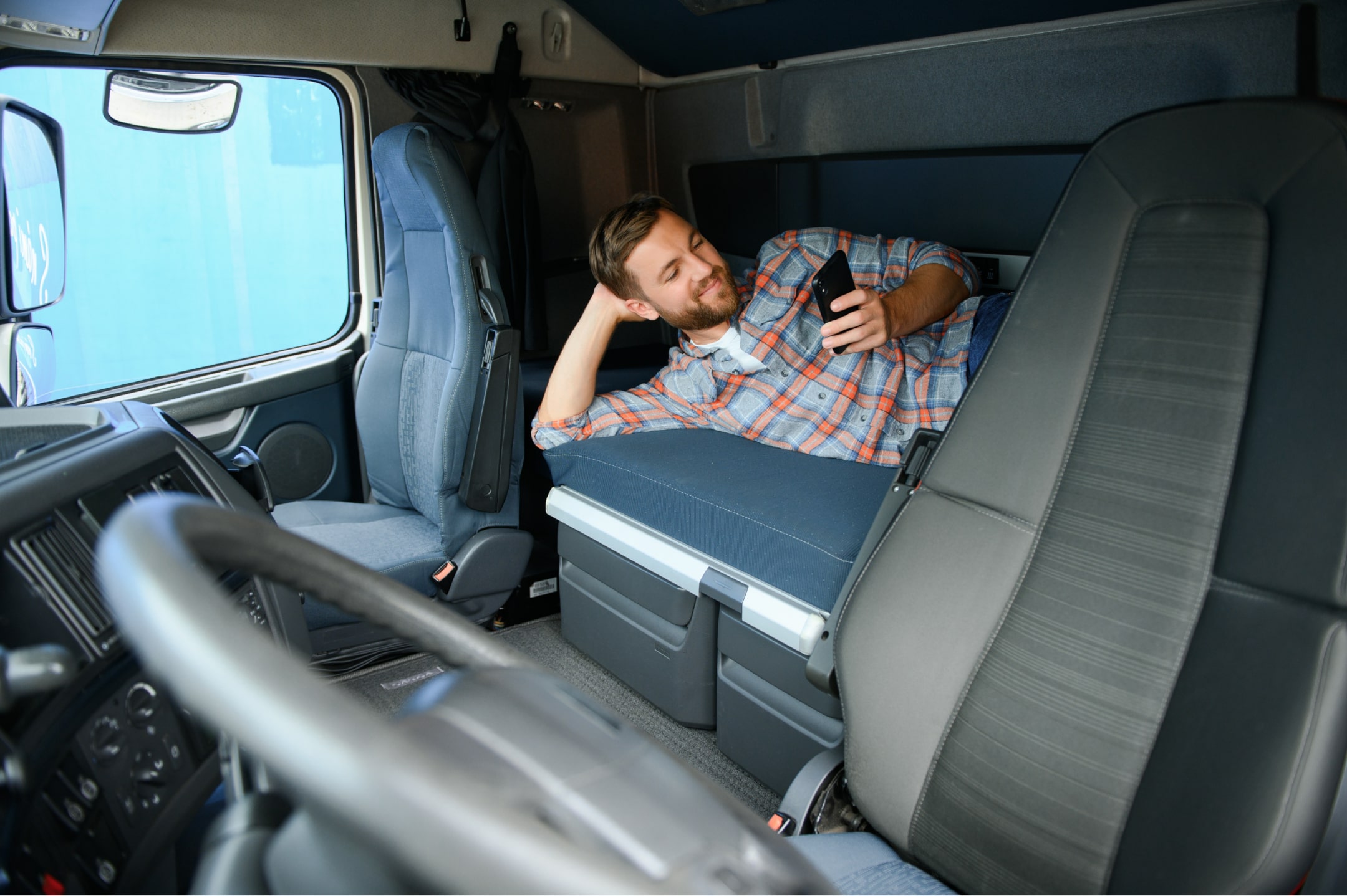 How to Keep Your Semi-Truck A/C Running Smoothly: A Driver's Guide